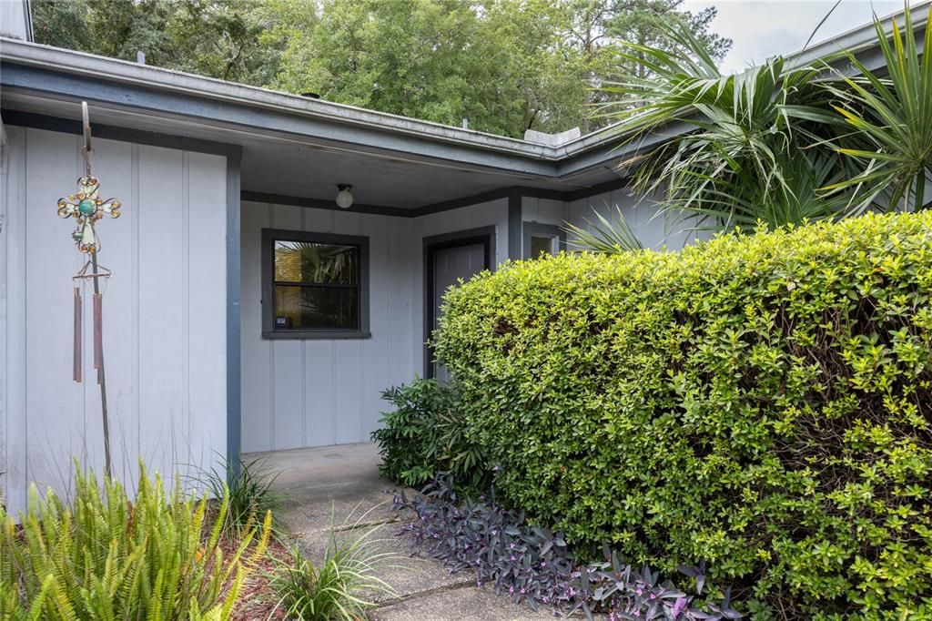 Active With Contract: $225,000 (2 beds, 2 baths, 1165 Square Feet)