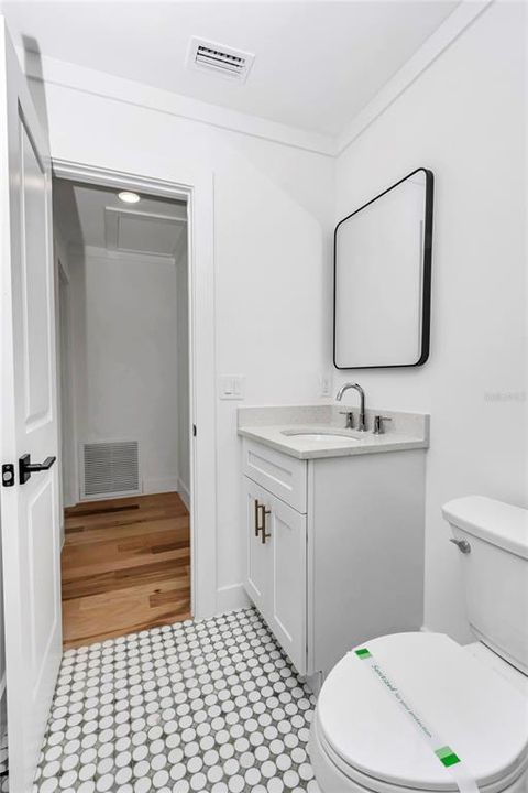 Activo con contrato: $725,000 (3 camas, 1 baños, 912 Pies cuadrados)