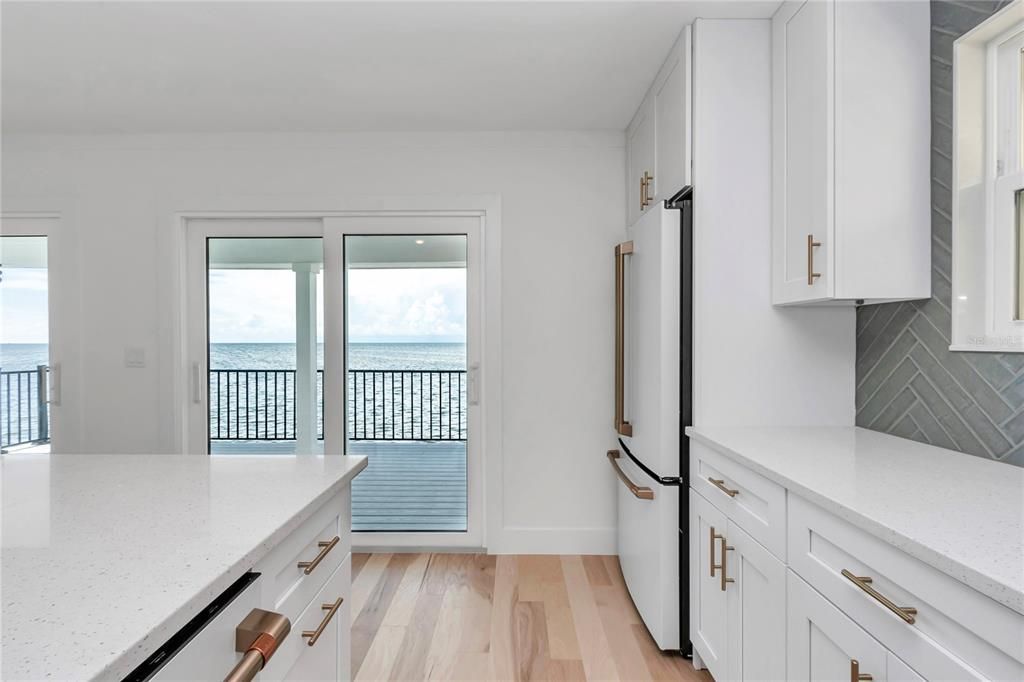 Activo con contrato: $725,000 (3 camas, 1 baños, 912 Pies cuadrados)