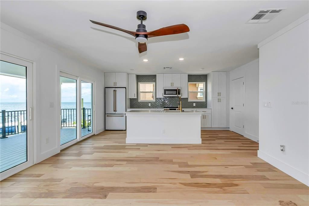 Activo con contrato: $725,000 (3 camas, 1 baños, 912 Pies cuadrados)