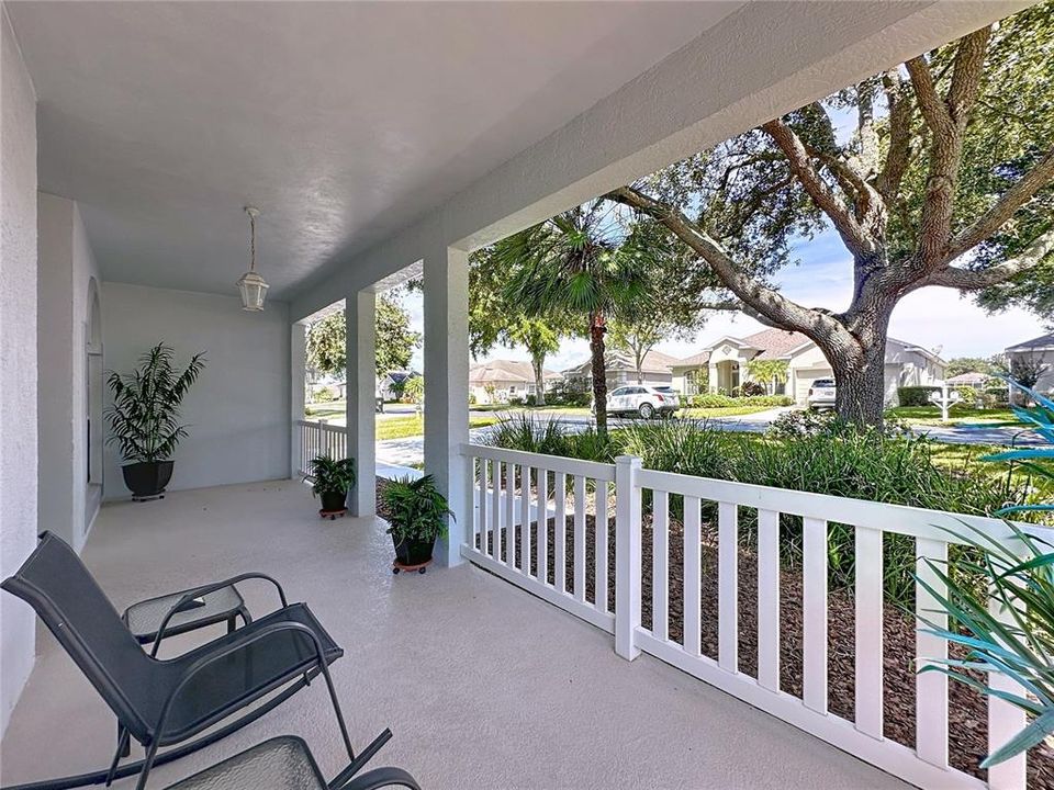 Activo con contrato: $320,000 (3 camas, 2 baños, 1892 Pies cuadrados)