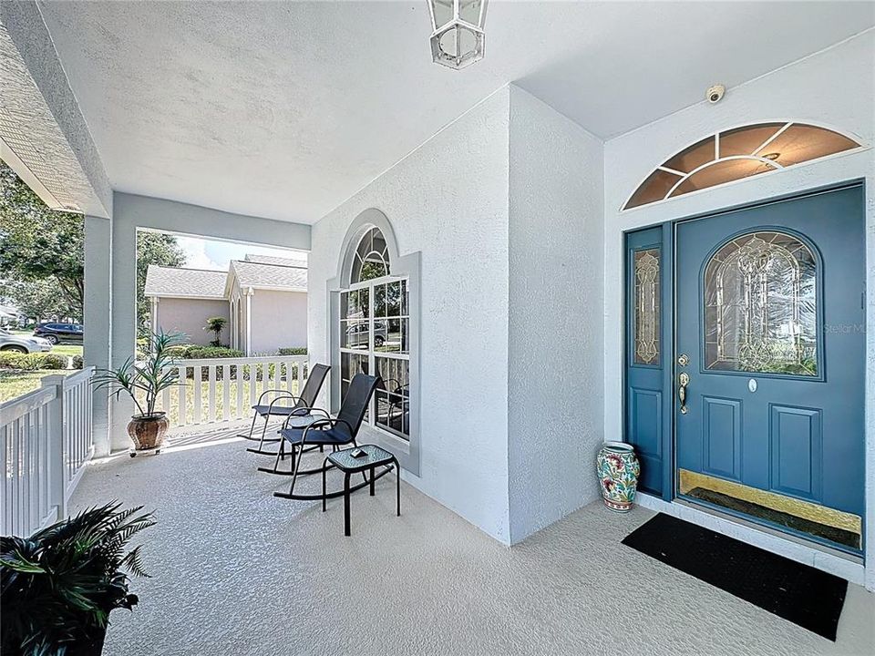 Activo con contrato: $320,000 (3 camas, 2 baños, 1892 Pies cuadrados)