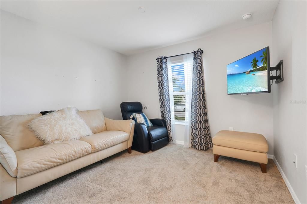 For Sale: $390,000 (5 beds, 3 baths, 3075 Square Feet)