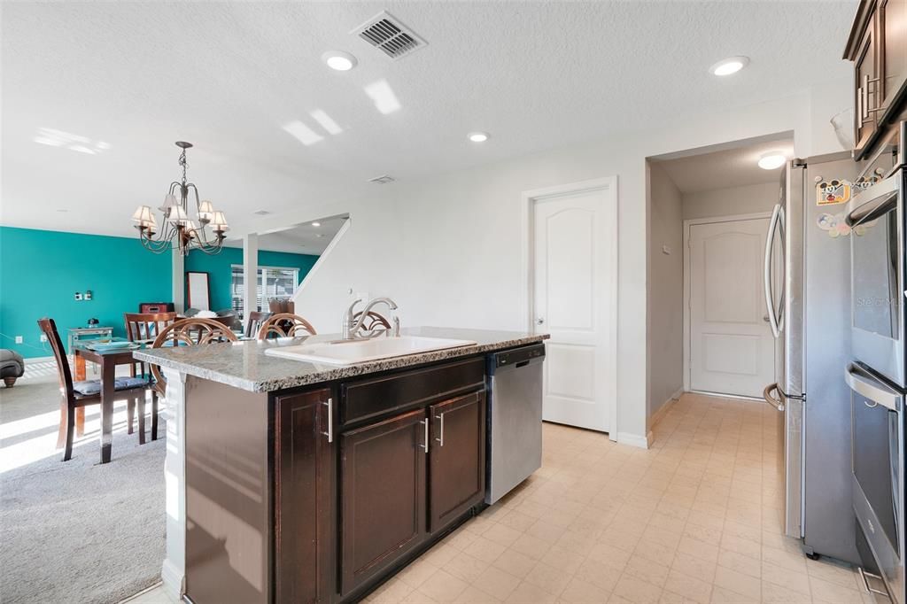 For Sale: $390,000 (5 beds, 3 baths, 3075 Square Feet)