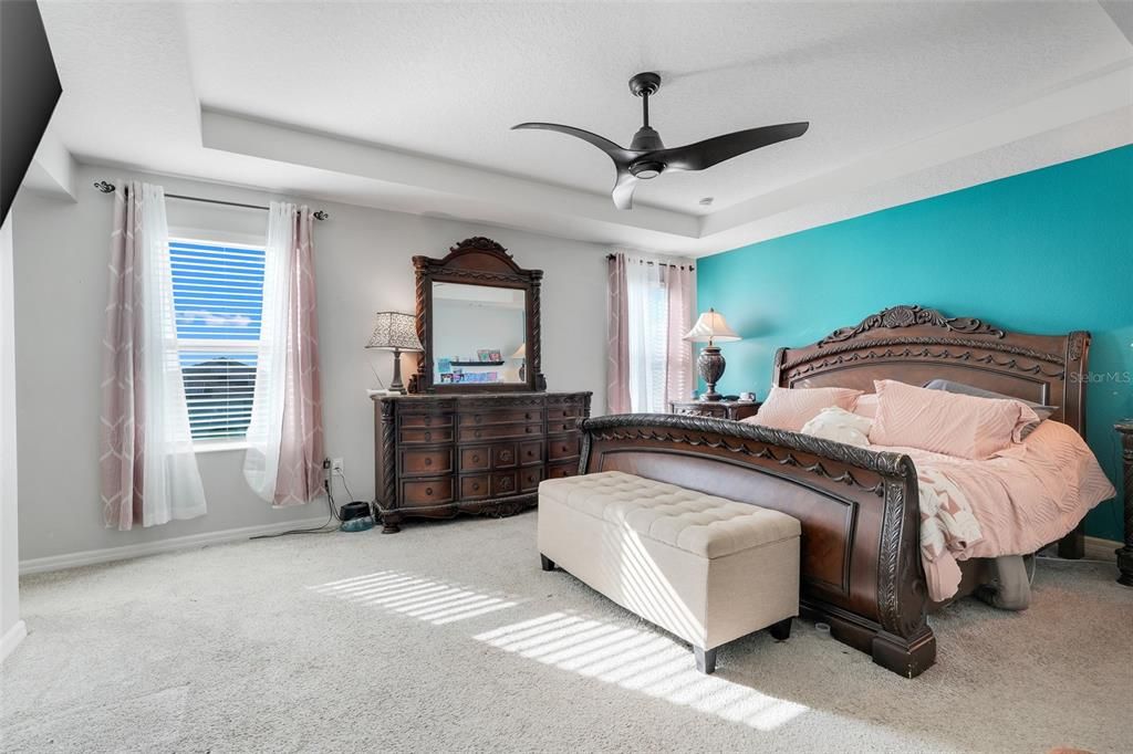 For Sale: $390,000 (5 beds, 3 baths, 3075 Square Feet)