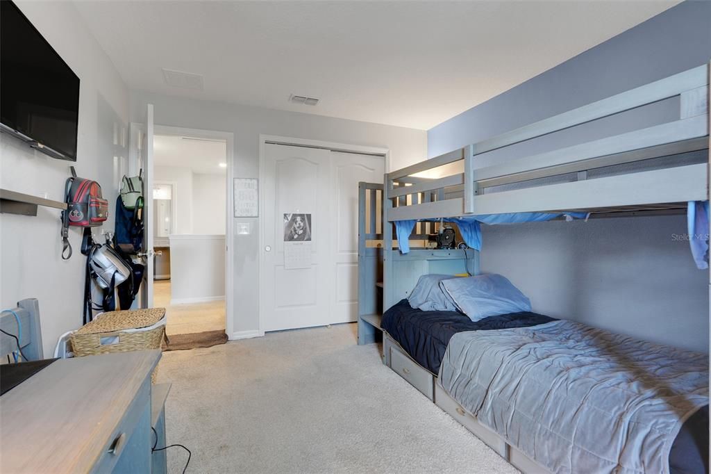 For Sale: $390,000 (5 beds, 3 baths, 3075 Square Feet)