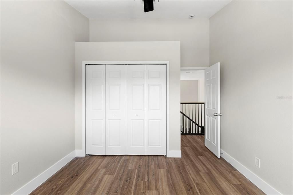 合同活跃: $744,900 (5 贝兹, 2 浴室, 3232 平方英尺)