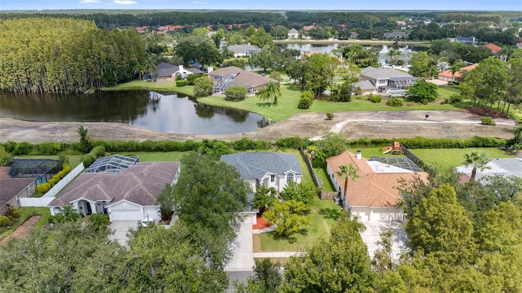 合同活跃: $744,900 (5 贝兹, 2 浴室, 3232 平方英尺)