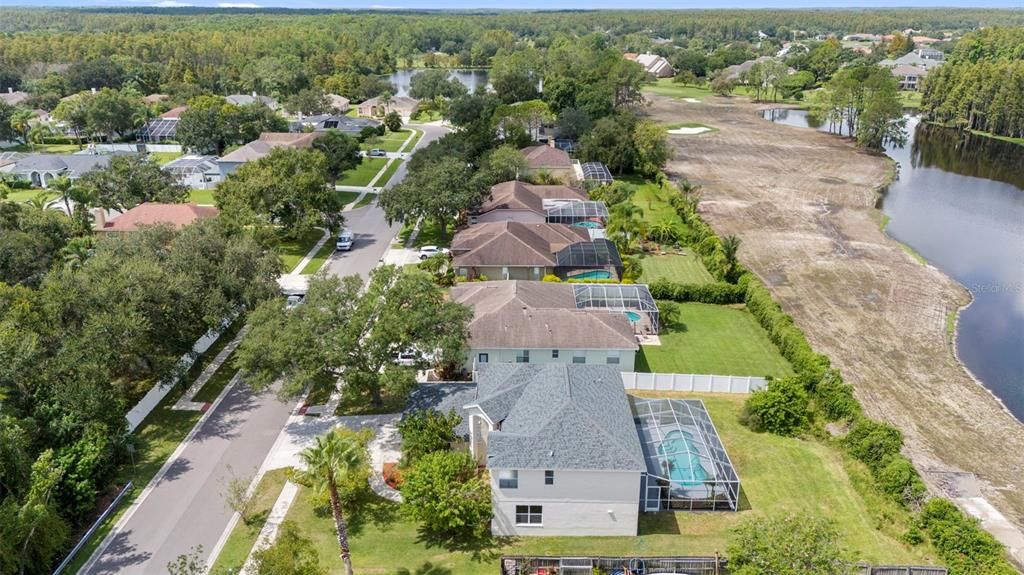 合同活跃: $744,900 (5 贝兹, 2 浴室, 3232 平方英尺)