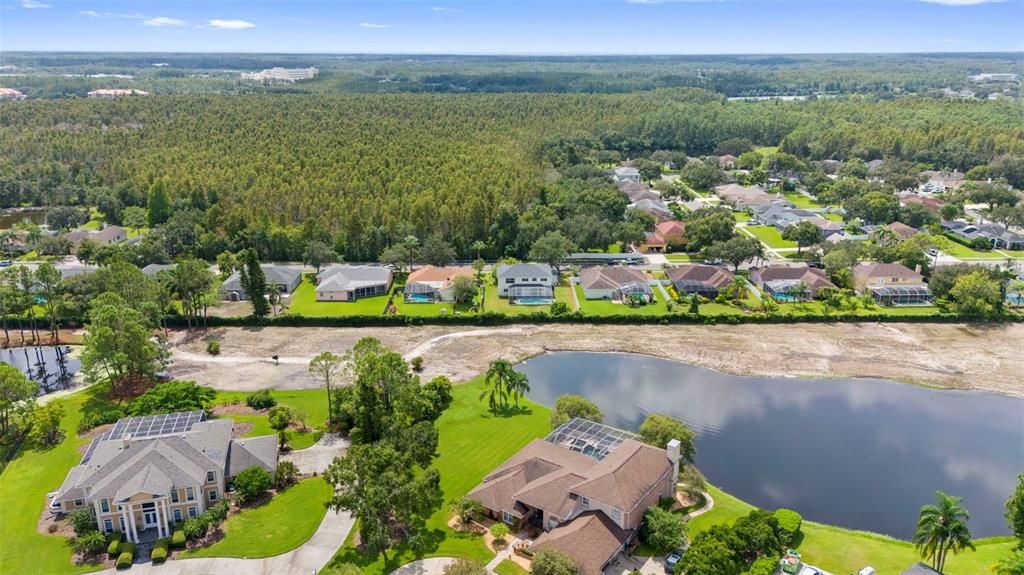 合同活跃: $744,900 (5 贝兹, 2 浴室, 3232 平方英尺)