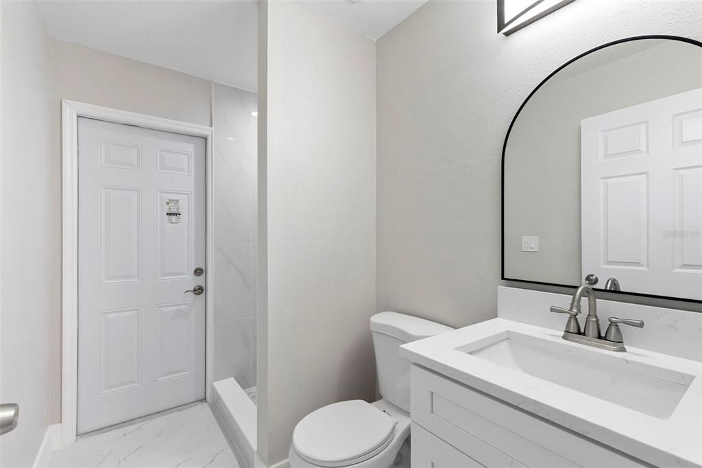 合同活跃: $744,900 (5 贝兹, 2 浴室, 3232 平方英尺)