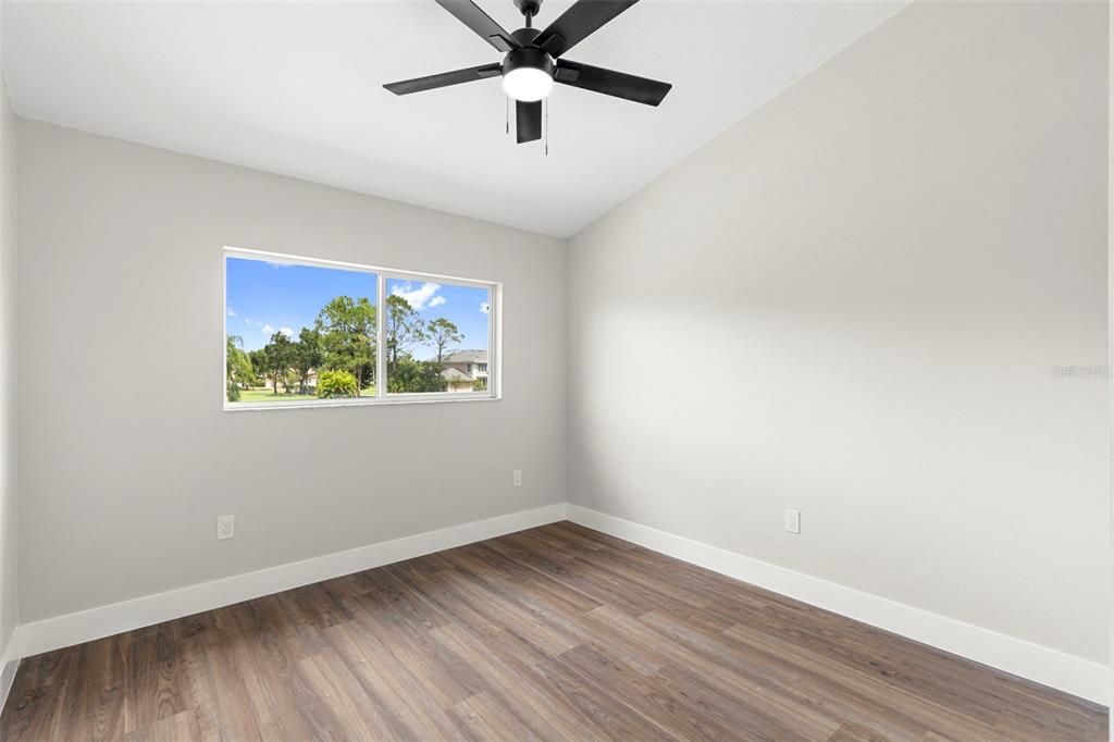 合同活跃: $744,900 (5 贝兹, 2 浴室, 3232 平方英尺)