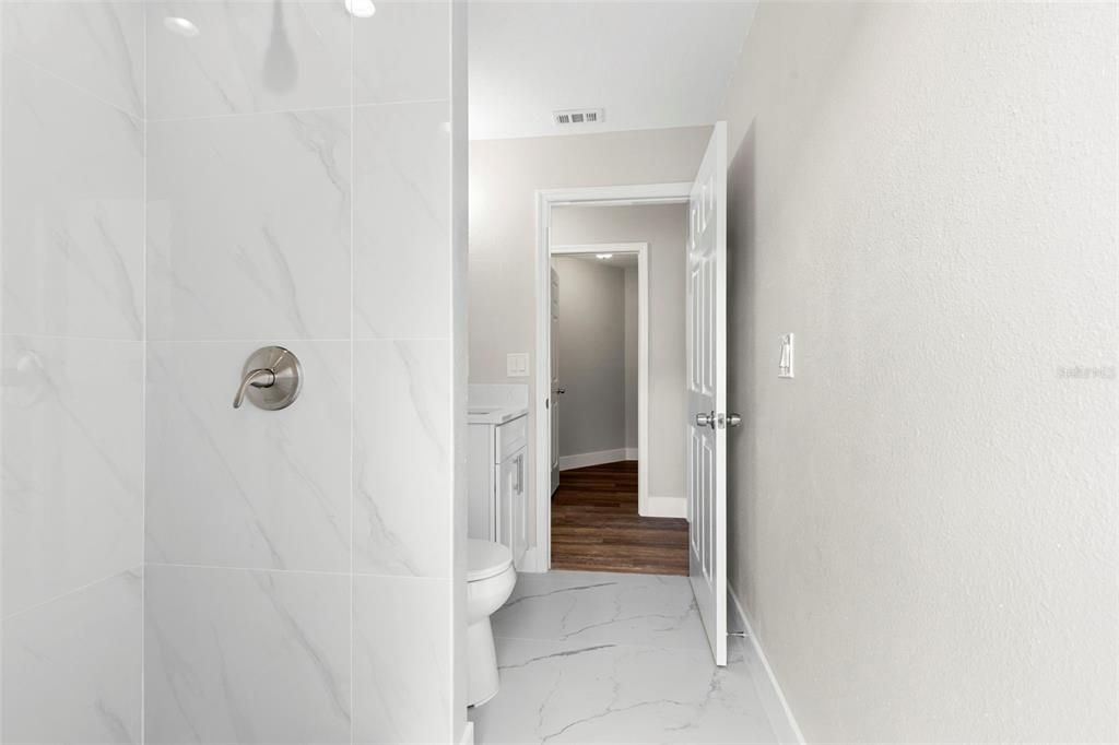 合同活跃: $744,900 (5 贝兹, 2 浴室, 3232 平方英尺)