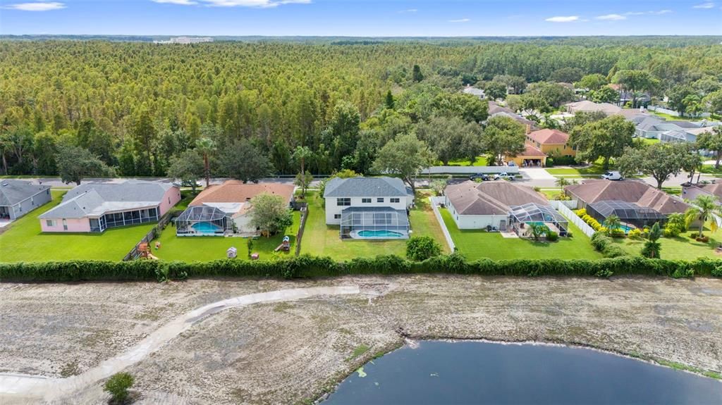 合同活跃: $744,900 (5 贝兹, 2 浴室, 3232 平方英尺)