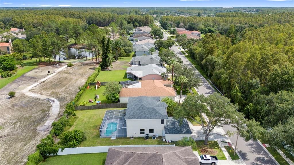 合同活跃: $744,900 (5 贝兹, 2 浴室, 3232 平方英尺)