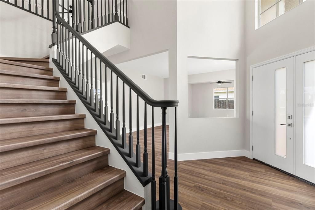 合同活跃: $744,900 (5 贝兹, 2 浴室, 3232 平方英尺)