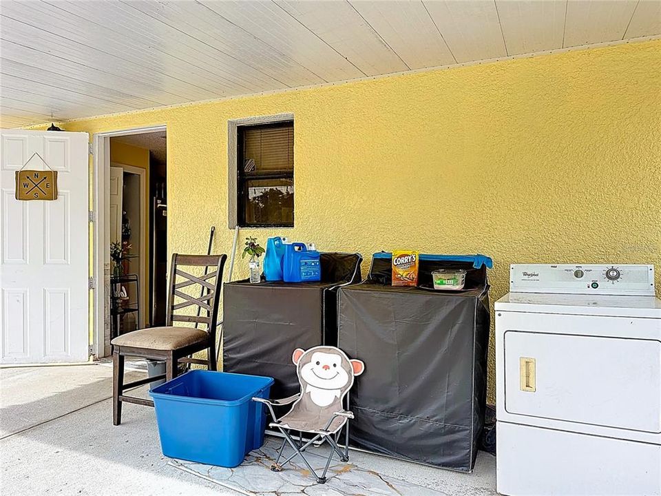 合同活跃: $249,900 (3 贝兹, 2 浴室, 1348 平方英尺)