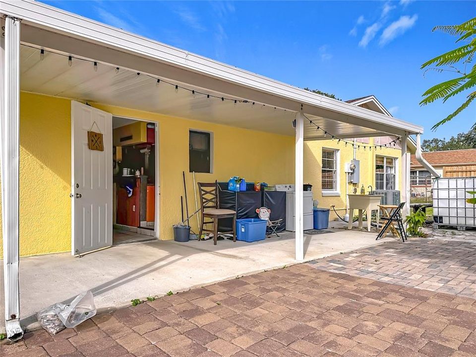 合同活跃: $249,900 (3 贝兹, 2 浴室, 1348 平方英尺)