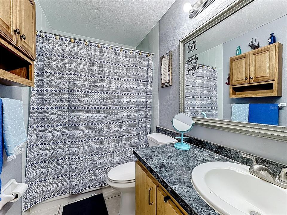 合同活跃: $249,900 (3 贝兹, 2 浴室, 1348 平方英尺)