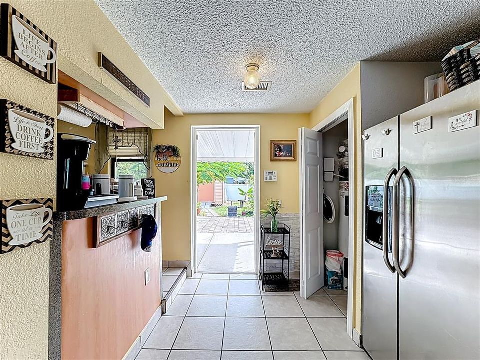 合同活跃: $249,900 (3 贝兹, 2 浴室, 1348 平方英尺)