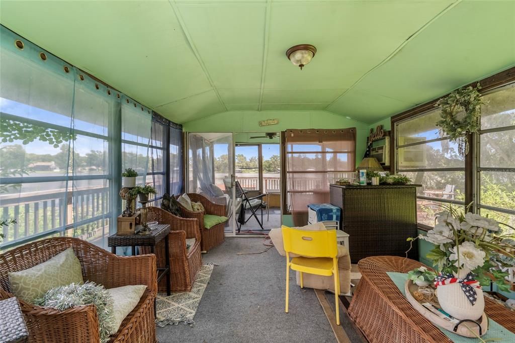 En Venta: $995,405 (4 camas, 3 baños, 3169 Pies cuadrados)