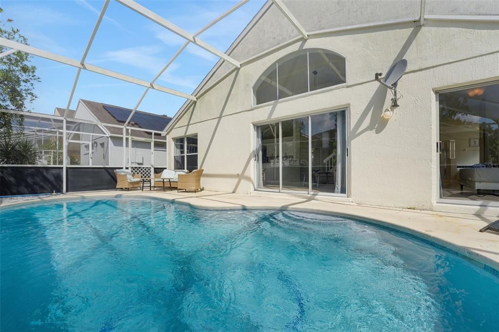 For Sale: $475,000 (5 beds, 2 baths, 2032 Square Feet)