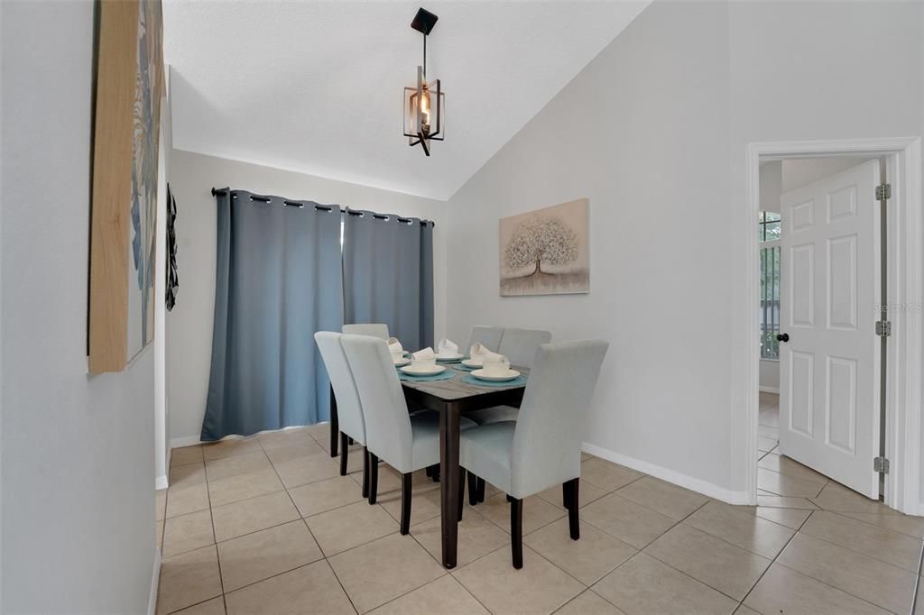 For Sale: $475,000 (5 beds, 2 baths, 2032 Square Feet)