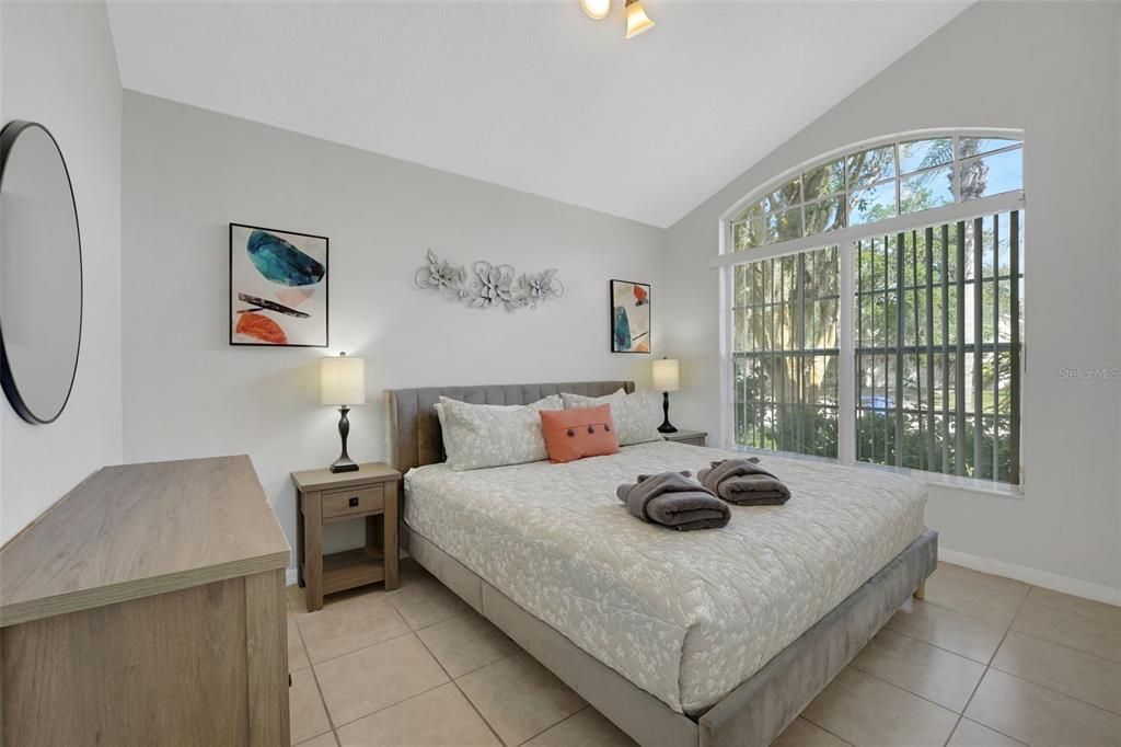 For Sale: $475,000 (5 beds, 2 baths, 2032 Square Feet)