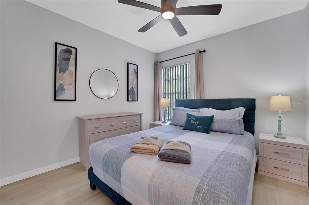 For Sale: $475,000 (5 beds, 2 baths, 2032 Square Feet)