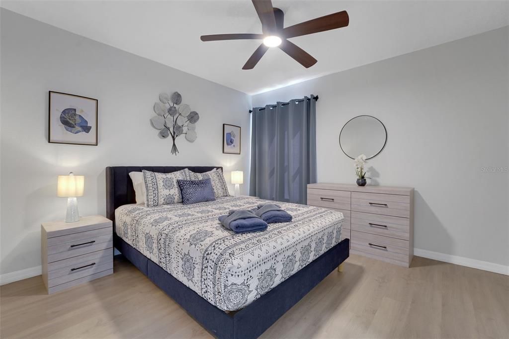 For Sale: $475,000 (5 beds, 2 baths, 2032 Square Feet)