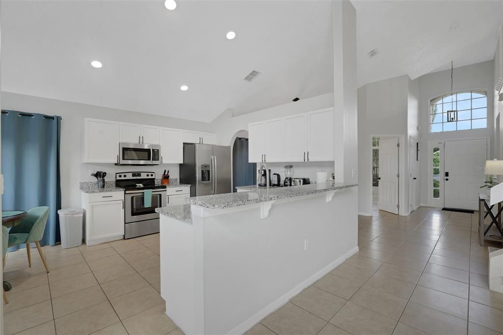 For Sale: $475,000 (5 beds, 2 baths, 2032 Square Feet)