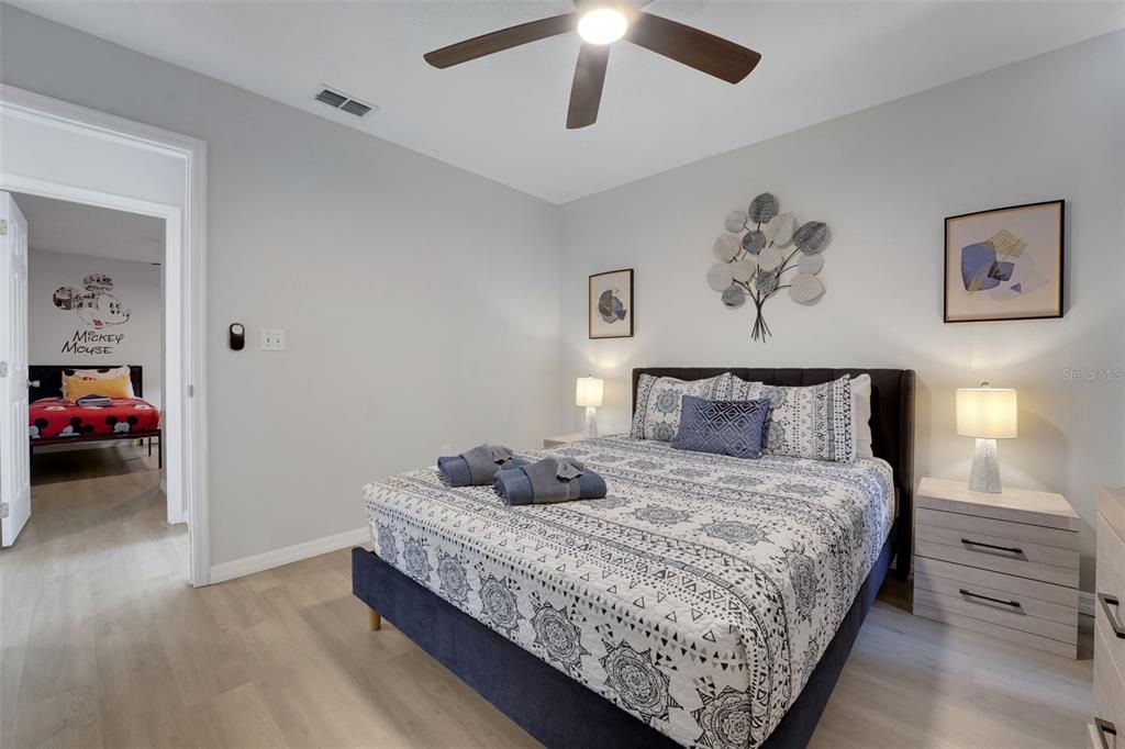 For Sale: $475,000 (5 beds, 2 baths, 2032 Square Feet)