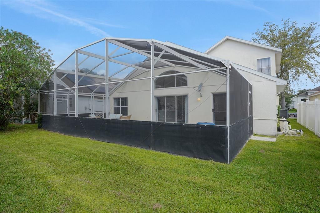 For Sale: $475,000 (5 beds, 2 baths, 2032 Square Feet)