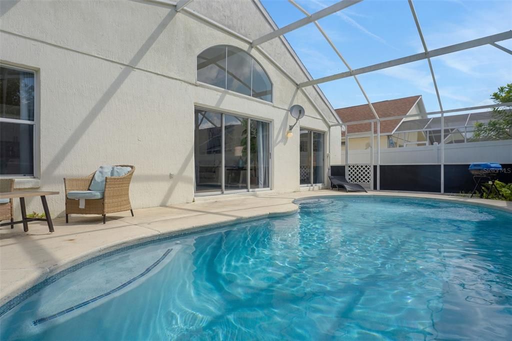 For Sale: $475,000 (5 beds, 2 baths, 2032 Square Feet)