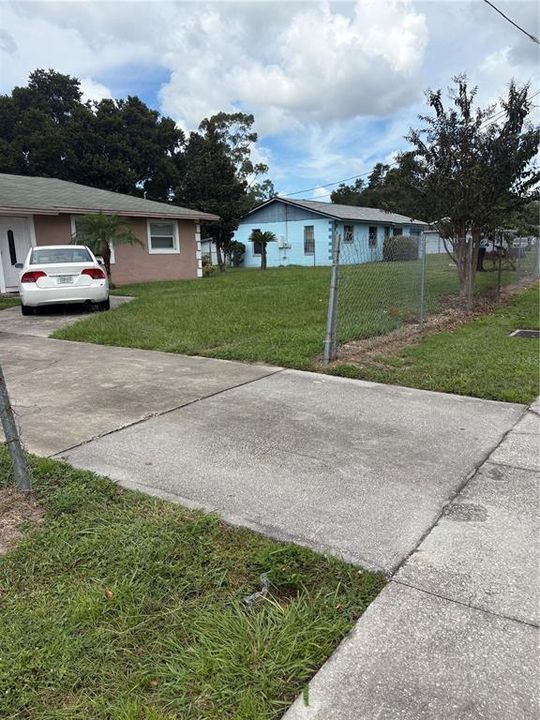 合同活跃: $290,000 (3 贝兹, 2 浴室, 1000 平方英尺)