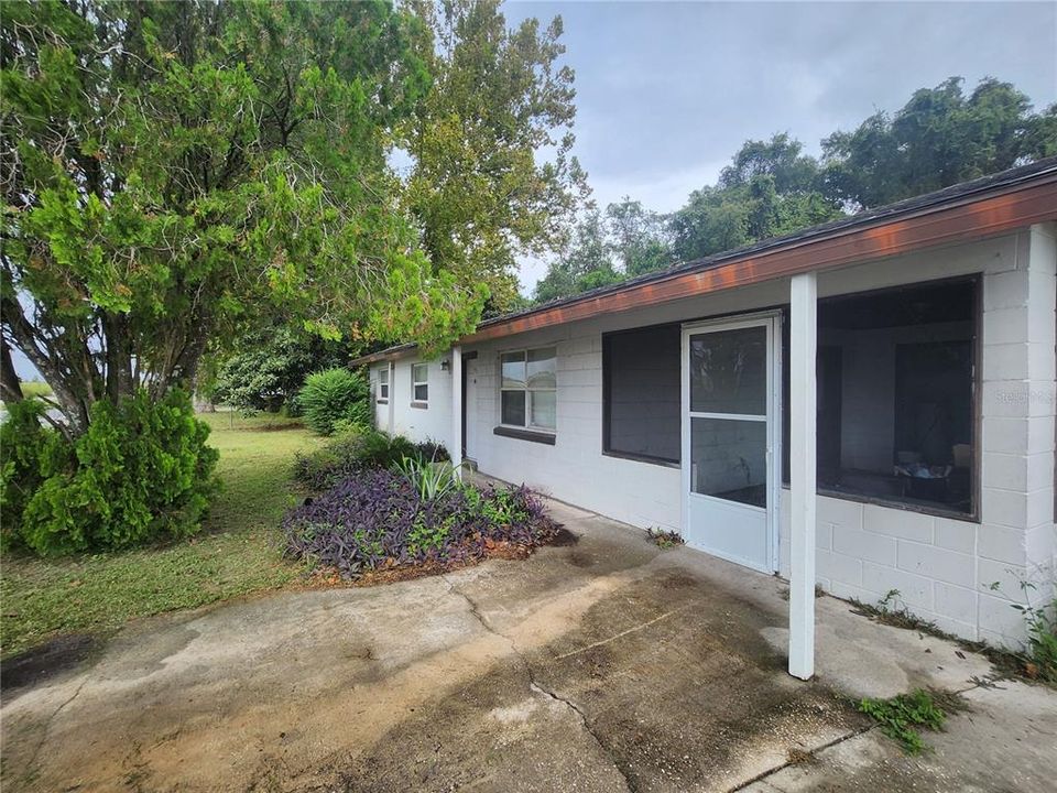 For Rent: $1,299 (2 beds, 1 baths, 816 Square Feet)