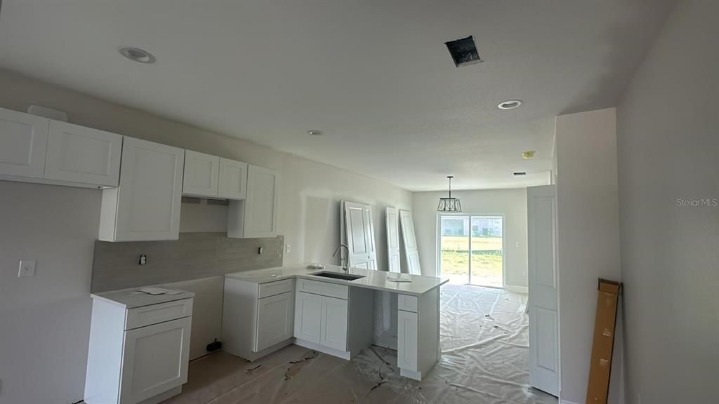 For Sale: $377,000 (6 beds, 0 baths, 2324 Square Feet)