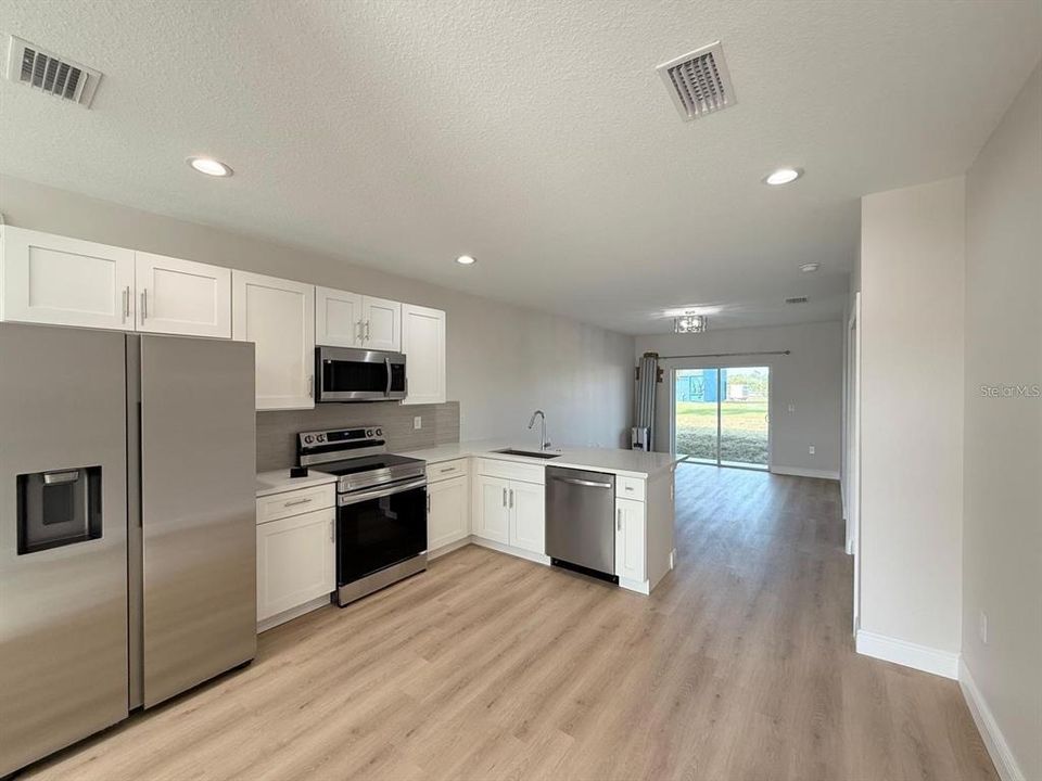 For Sale: $377,000 (6 beds, 0 baths, 2324 Square Feet)