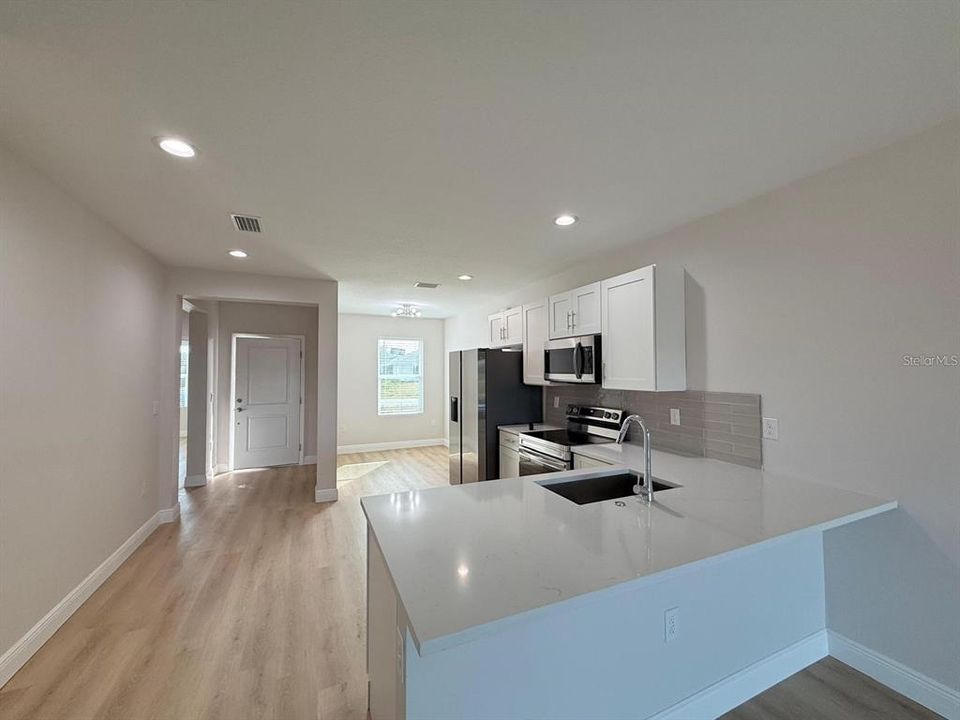 For Sale: $377,000 (6 beds, 0 baths, 2324 Square Feet)