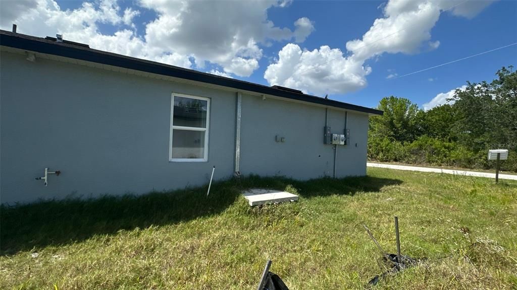 For Sale: $377,000 (6 beds, 0 baths, 2324 Square Feet)