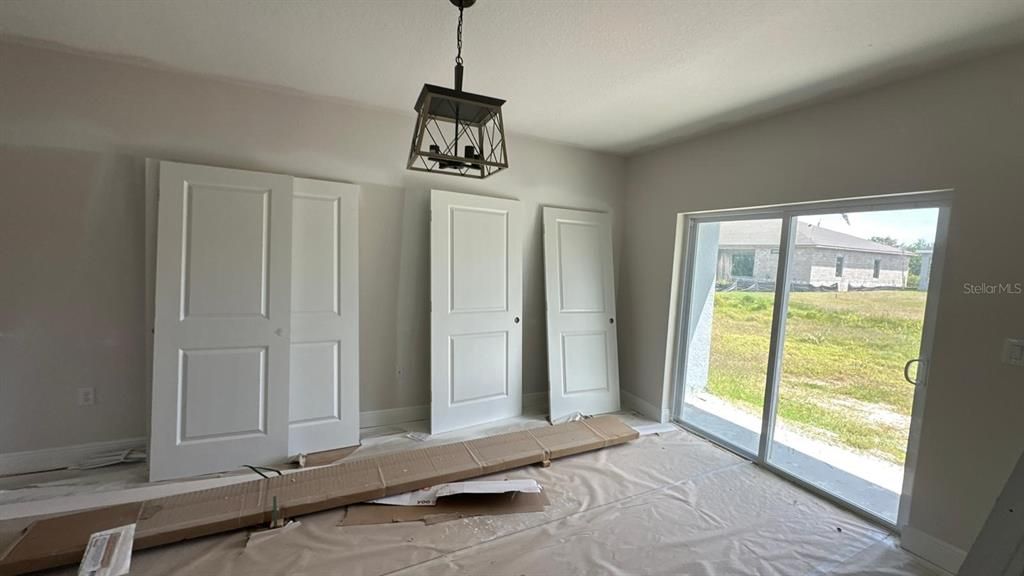 For Sale: $377,000 (6 beds, 0 baths, 2324 Square Feet)