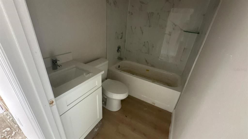 For Sale: $377,000 (6 beds, 0 baths, 2324 Square Feet)