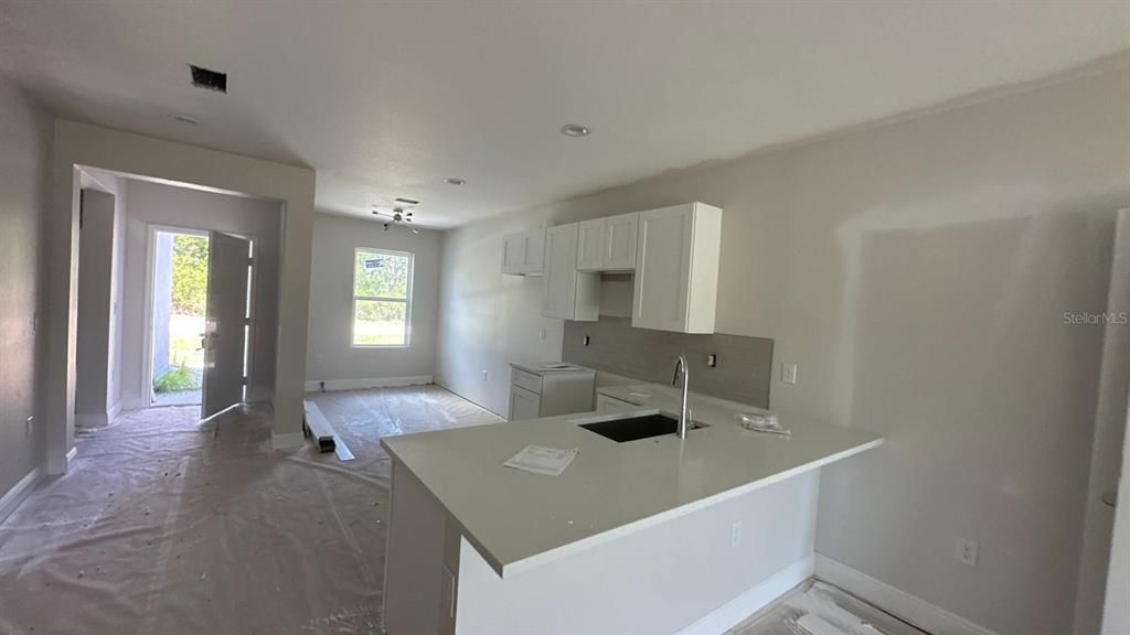 For Sale: $377,000 (6 beds, 0 baths, 2324 Square Feet)