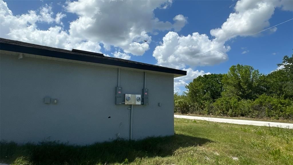 For Sale: $377,000 (6 beds, 0 baths, 2324 Square Feet)