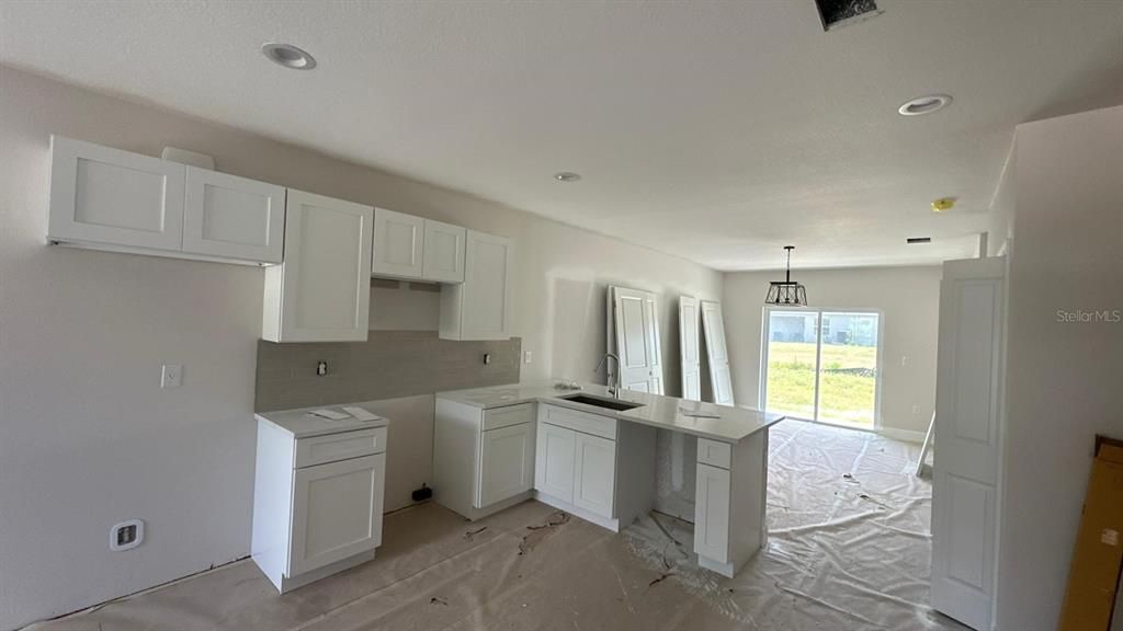 For Sale: $377,000 (6 beds, 0 baths, 2324 Square Feet)