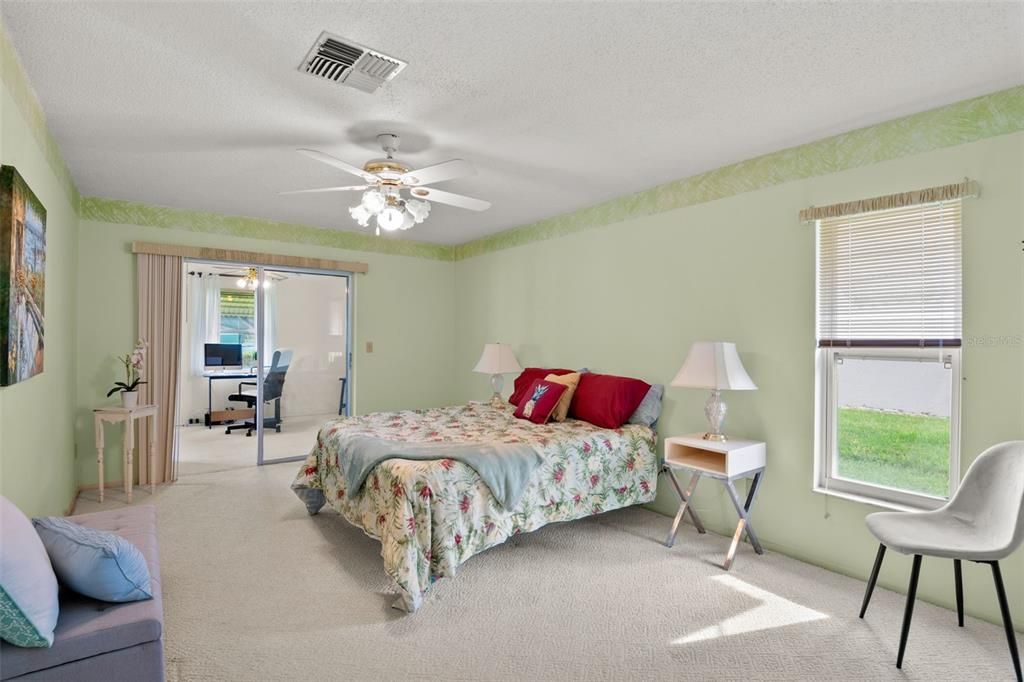 Activo con contrato: $459,000 (2 camas, 2 baños, 1914 Pies cuadrados)