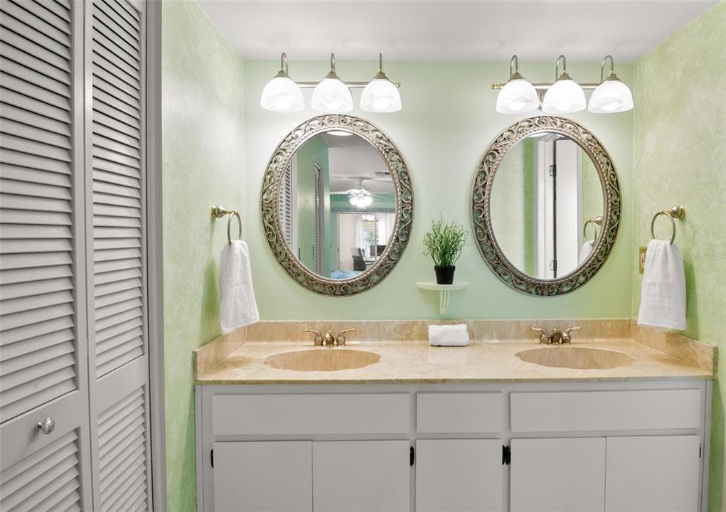 Activo con contrato: $459,000 (2 camas, 2 baños, 1914 Pies cuadrados)