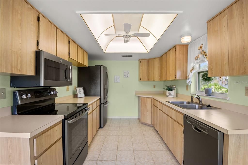 Activo con contrato: $459,000 (2 camas, 2 baños, 1914 Pies cuadrados)