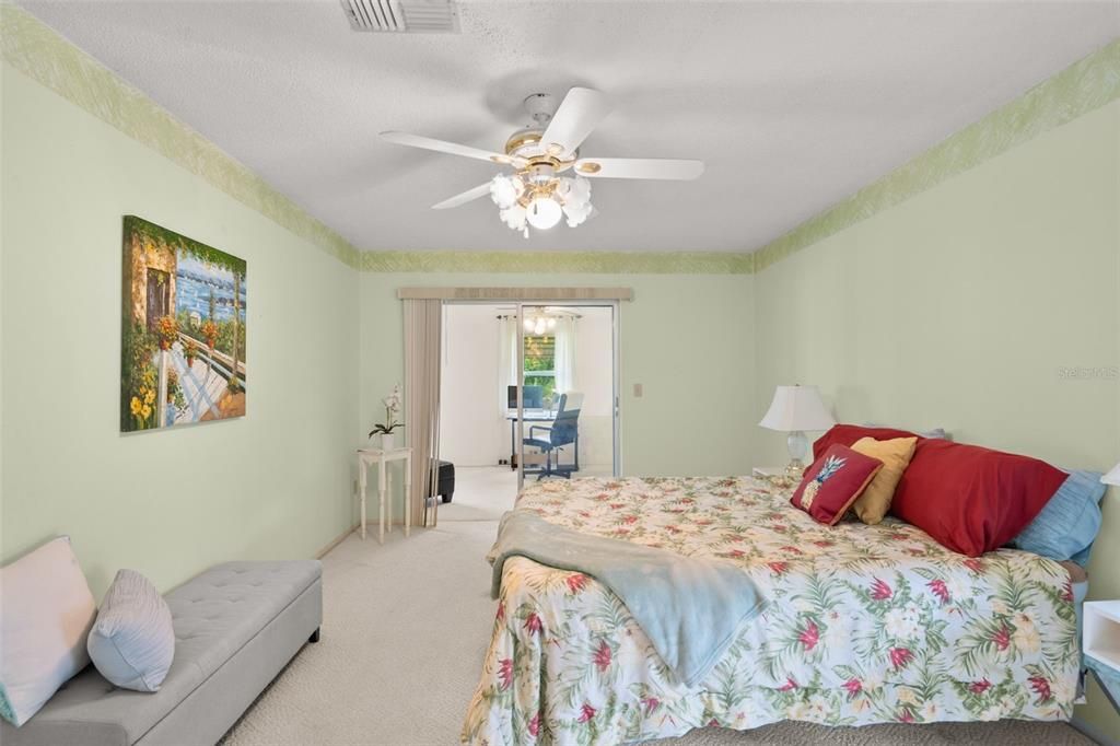 Activo con contrato: $459,000 (2 camas, 2 baños, 1914 Pies cuadrados)