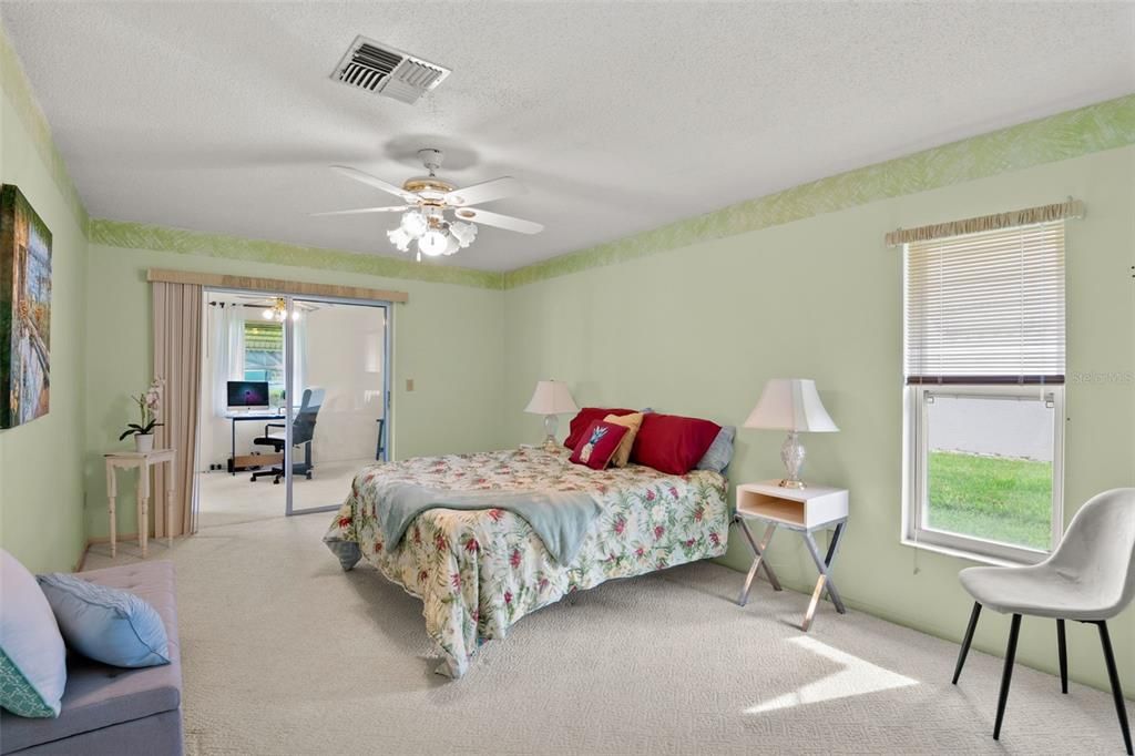 Activo con contrato: $459,000 (2 camas, 2 baños, 1914 Pies cuadrados)